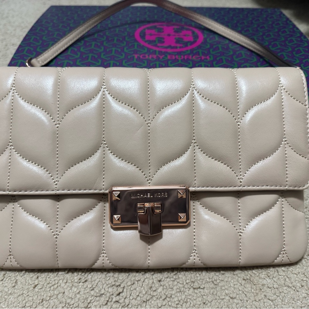 Michael Kors Blush Quilted Wristlet with Tags - Picture 2 of 3